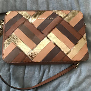 Michael Kors Jet Setter Crossbody
